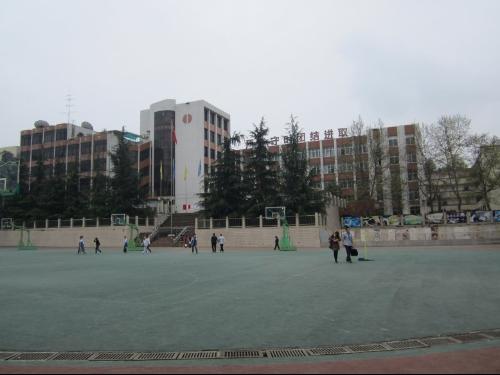 贵州省贵阳市经贸职业学校白云区图片