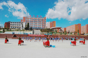 威宁县技工学校图片